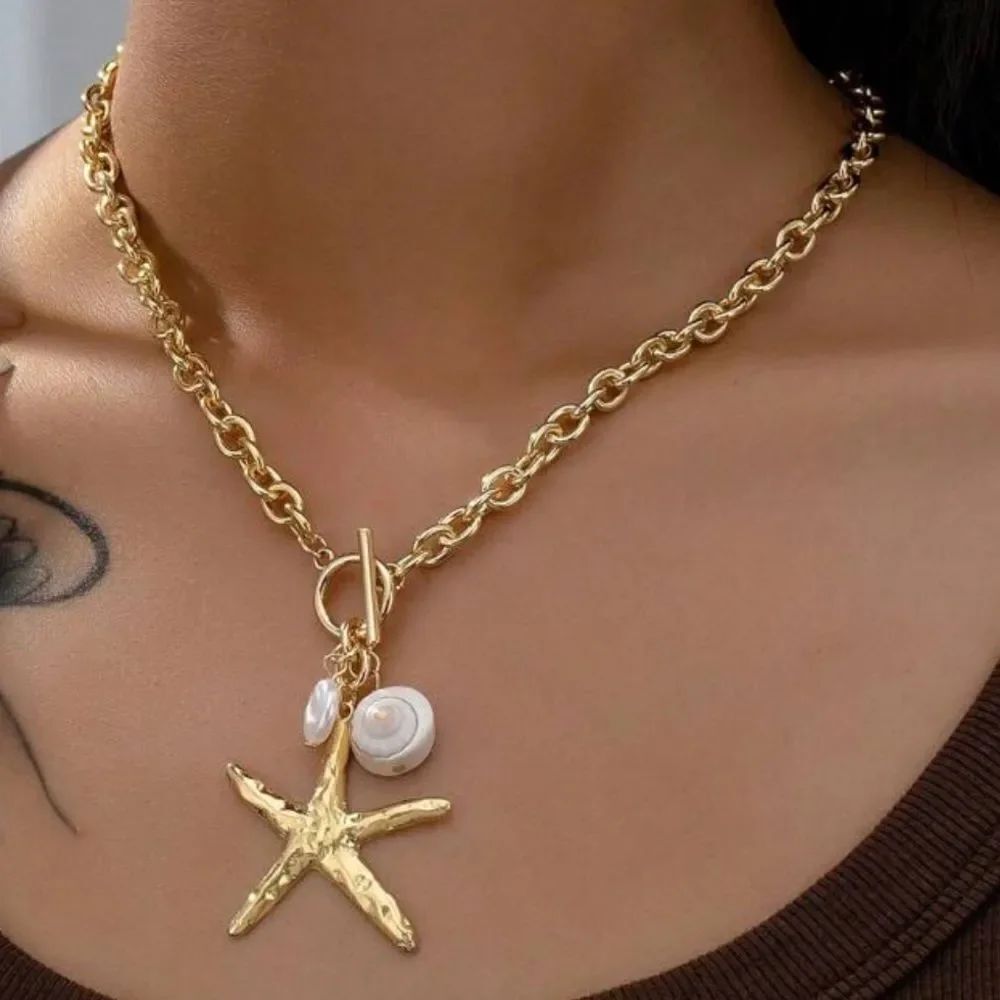Gold Starfish Pendant Necklace N1064